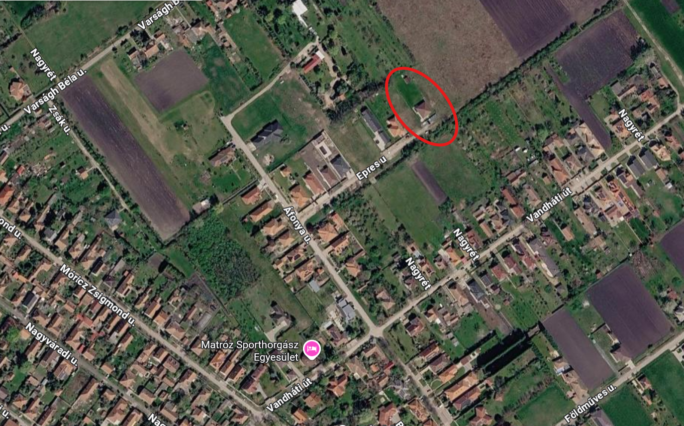 Műholdas légifotó az Epres utca 18. telkéről, piros bekarikázással